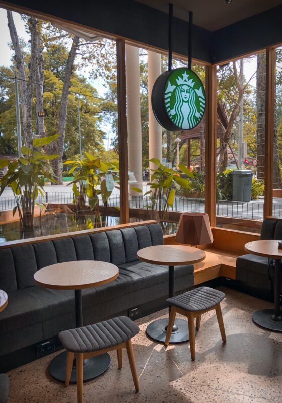 starbucks cha na cafeteria